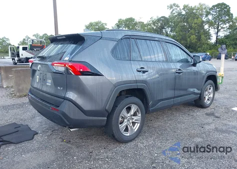2022 Toyota Rav4 Xle z USA, uszkodzony, nr VIN 2T3W1RFV1NW214383